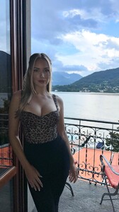 [2025.10.03] _paige.renee_3735327279888067184.jpg