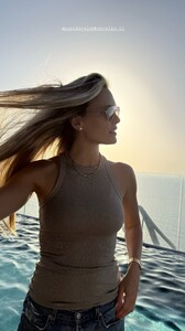 [2025.10.03] barrefaeli_3735388035446483630.jpg