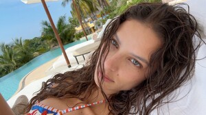 [2025.10.03] brunalirio_3735501871515778231.jpg