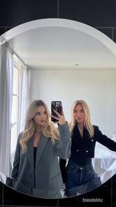 [2025.10.03] lindsaymariebrewer_3735383235535711213.jpg