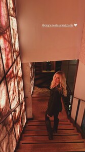 [2025.10.03] lindsaymariebrewer_3735506996209412039.jpg