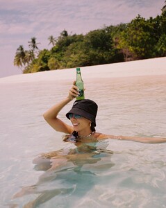 [2025.10.03] megbatphoto_559074218_18507299023068085_4622963216881008144_n.jpg