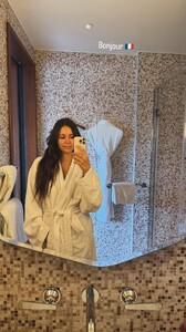 [2025.10.03] nina_3735317066170281054.jpg