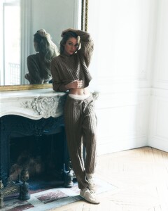 [2025.10.04] alo_559190461_18322368436213149_4077376828002952615_n.jpg