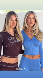 [2025.10.04] ellaayalon_3736582414278435412.jpg