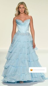 [2025.10.04] hannahg-sherrihill_3736343133161071379.jpg