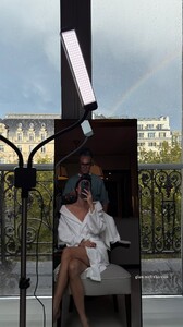 [2025.10.04] kelseymerritt_3736589521577168179.jpg