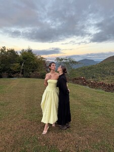 [2025.10.06] carmellarose_559554485_18538266793035727_1779057121375578956_n.jpg