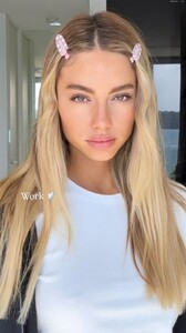 [2025.10.07] ellaayalon_3738742621071432866.jpg