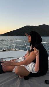 [2025.10.08] ellaayalon_3739365943769508184.jpg