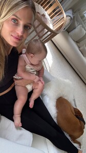 [2025.10.08] katelove_3739064150980180816.jpg