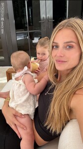 [2025.10.08] katelove_3739080042577271413.jpg