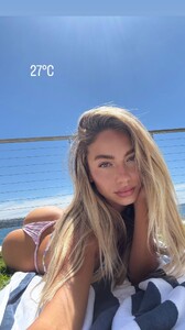 [2025.10.09] ellaayalon_3739988228989746341.jpg