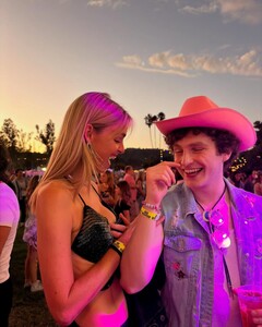 [2025.10.11] elizabethcturner_562617793_18531188398052750_5806438651980567559_n.jpg