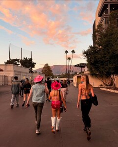 [2025.10.11] elizabethcturner_562648431_18531188365052750_8090787789198360148_n.jpg