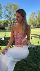 [2025.10.11] lindsaydemyan_3741378374897127671.jpg