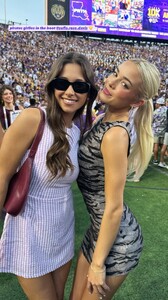 [2025.10.12] livvydunne_3742014134503332778.jpg