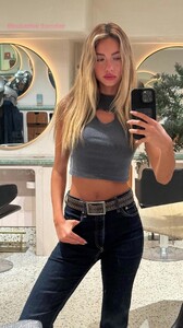 [2025.10.13] ellaayalon_3742981702143948994.jpg