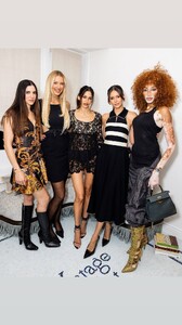 [2025.10.15] nina_3744195447645720798.jpg