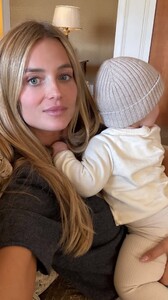 [2025.10.17] katelove_3745644935891787368.jpg