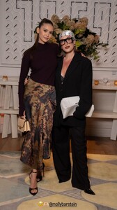 [2025.10.17] nina_3745459266527361354.jpg