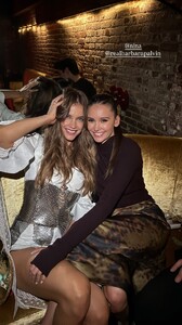 [2025.10.17] realbarbarapalvin-mollybarstein_3745457700030509418.jpg