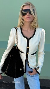 [2025.10.19] hoskelsa_3747030634636342899.jpg