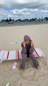 [2025.10.22] ellaayalon_3749324543359181929.jpg