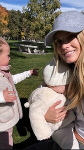 [2025.10.22] katelove_3749307316085861673.jpg