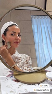 [2025.10.22] laurabarriales_3749034265343193126.jpg