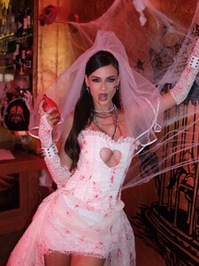 [2025.10.23] victoriajustice_568635662_18628388968006824_1103407679670364681_n.jpg