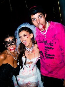 [2025.10.23] victoriajustice_571154190_18628389007006824_8872947124664613260_n.jpg