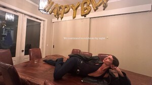 [2025.10.24] carmellarose_3750696268420257600.jpg