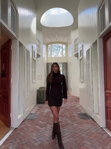 [2025.10.24] idazeile_569184985_18534752962044174_1259025782848930128_n.jpg