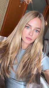 [2025.10.24] katelove_DQMrqhijeJ5.jpg