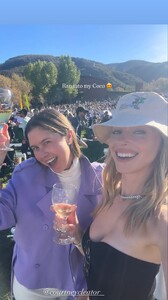 [2025.10.25] elizabethcturner_3751560377906746745.jpg