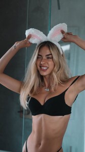 [2025.10.25] ellaayalon_3751752544248106820.jpg