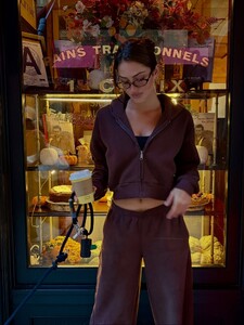 [2025.10.26] msgigiparis_571538014_18531405892007726_4950780403173311706_n.jpg