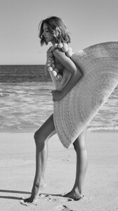 [2025.10.27] carmellarose_3752824390984845587.jpg