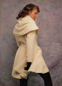 21-MARIECLAIREGR-Dec-1989-m.Unk-ph.KostasCoutayar.jpg