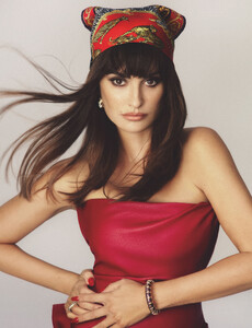 653566456_penelope-cruz-4.jpg