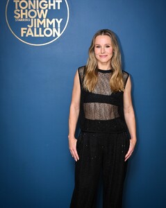 655117843_kristen-bell-2.jpg