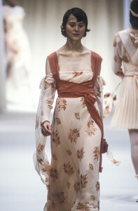 Alberta Ferretti 1994 Women RTW 10.jpg