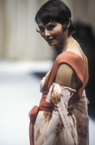Alberta Ferretti 1994 Women RTW 12.jpg