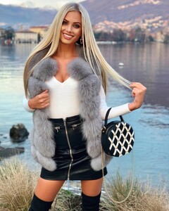 AnetM - GuessRel - 83010963_2562159280692438_8096041472035675049_n_2020-01-21.jpg