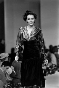 Angelo Tarlazzi-FW1985-86-RTW-Paris-teritak    (2).jpg