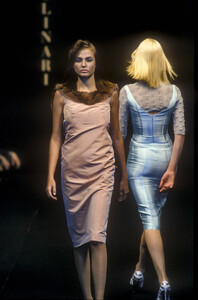 Anna Molinari 1998 Women RTW 39.jpg