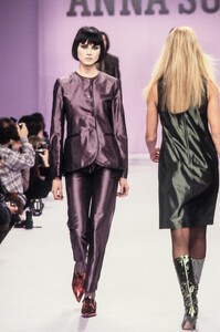 Anna Sui 1995 Women RTW 65.jpg