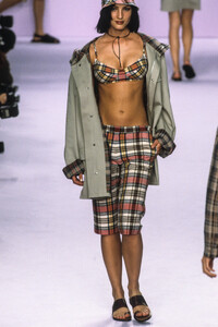 Anna Sui 1996 Women RTW 35.jpg