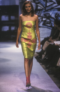 Antonio Berardi 1998 Women RTW 11.jpg